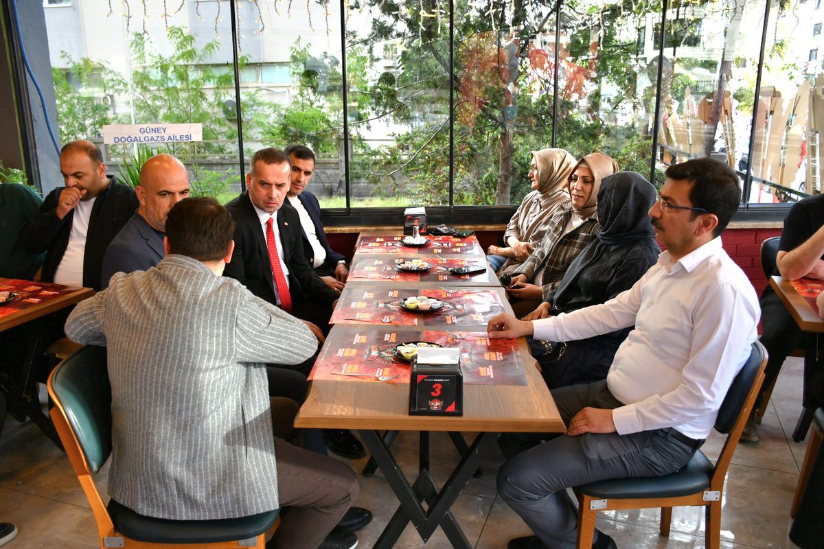 SalihKarademirs's tweet photo. 📍Kanatıx / Fahri Kayahan
Fahri Kayahan’da hizmete açılan Kanatıx işletmemizin açılış programına katılım sağladık. İşletme sahibi Sn. Enes Akçay’a hayırlı olsun dileklerimizi iletiyor, bol ve bereketli kazançlar diliyoruz.
#malatya #yeşilyurt #restorant #esnaf #ortaksevdamızmalatya
🇹🇷🇹🇷🇹🇷