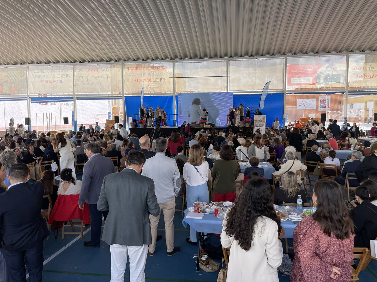 ssccpma's tweet photo. 💙 Ser Salesiano Cooperador es una forma de estar en el mundo.

Acompañar, educar, creer en cada joven… cada día.

Hoy lo celebramos juntos. Ahora desde @SalesianosSTRD  
Síguelo en directo en: https://t.co/mKZQEKflvS

#150Aniversario #ImpulsadosACelebrar https://t.co/JXQZLMMKhb
