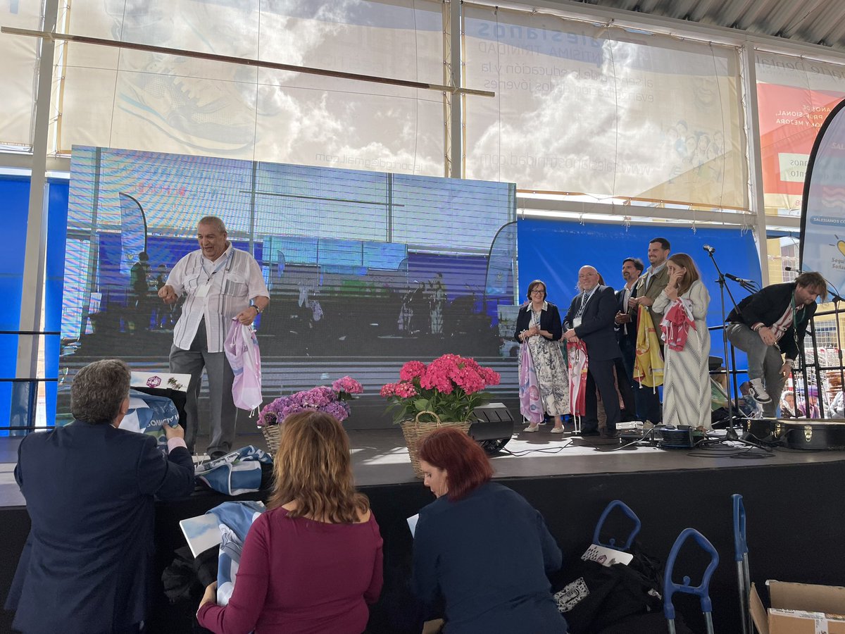 ssccpma's tweet photo. 💙 Ser Salesiano Cooperador es una forma de estar en el mundo.

Acompañar, educar, creer en cada joven… cada día.

Hoy lo celebramos juntos. Ahora desde @SalesianosSTRD  
Síguelo en directo en: https://t.co/mKZQEKflvS

#150Aniversario #ImpulsadosACelebrar https://t.co/JXQZLMMKhb