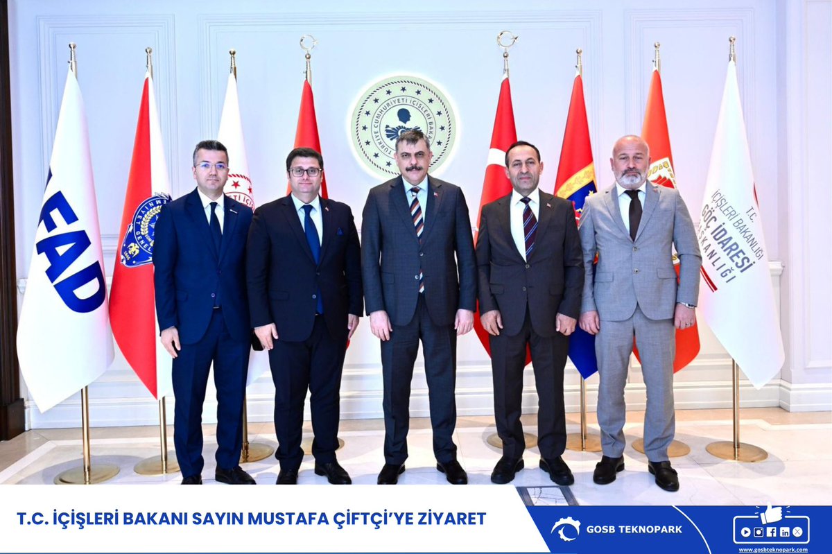 gosb_teknopark's tweet photo. GOSB Teknopark Genel Müdürü Prof. Dr. Murat Çemberci ve ekibi, İçişleri Bakanı Sayın Mustafa Çiftçi’ye hayırlı olsun ziyaretinde bulundu.

@TCSanayi @TC_icisleri @GOSB1986 @MuratCemberci @ergunalver @gozdenurkose https://t.co/xRHIxaEi4I