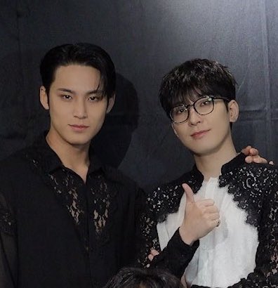 lovedby9yu's tweet photo. this mingyu and this wonwoo 🥰 https://t.co/v1r85bie1G