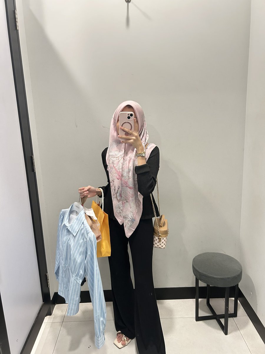 rosettalv's tweet photo. @txtdarionlshop beli kulot knit dari posha, bahannya adem cuttingannya pas, jatuh gitu kasih kesan tinggi, bakal jadi andalan aku soalnya cocok sm semua outfit bisa dipake kapan aja juga, payday mau co warna lain lagii

https://t.co/DcZqnMYy2L https://t.co/Itly1DoIn3