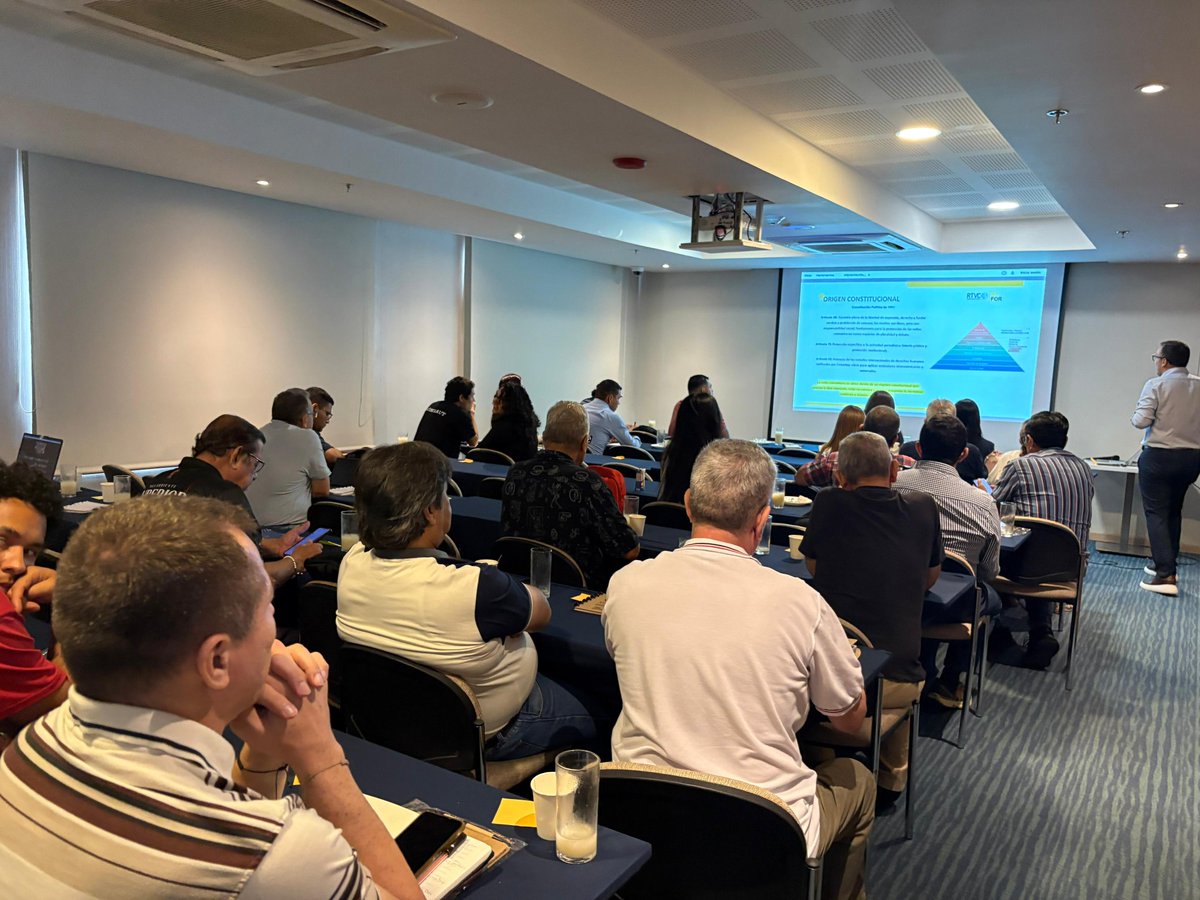 RadNalCo's tweet photo. #Regiones I La Emisora de Paz de Convención continúa fortaleciendo los procesos de comunicación y construcción de paz en los territorios.

En esta oportunidad, hace presencia en el taller presencial del Plan de Formación de Paz y Comunicación, liderado por el sistema de medios públicos junto a Befor, en la ciudad de Cúcuta.

Este espacio reúne a comunicadores y representantes de diferentes regiones del país para intercambiar experiencias, fortalecer capacidades y seguir apostándole a una comunicación que transforma, conecta comunidades y aporta a la reconciliación desde los territorios.
