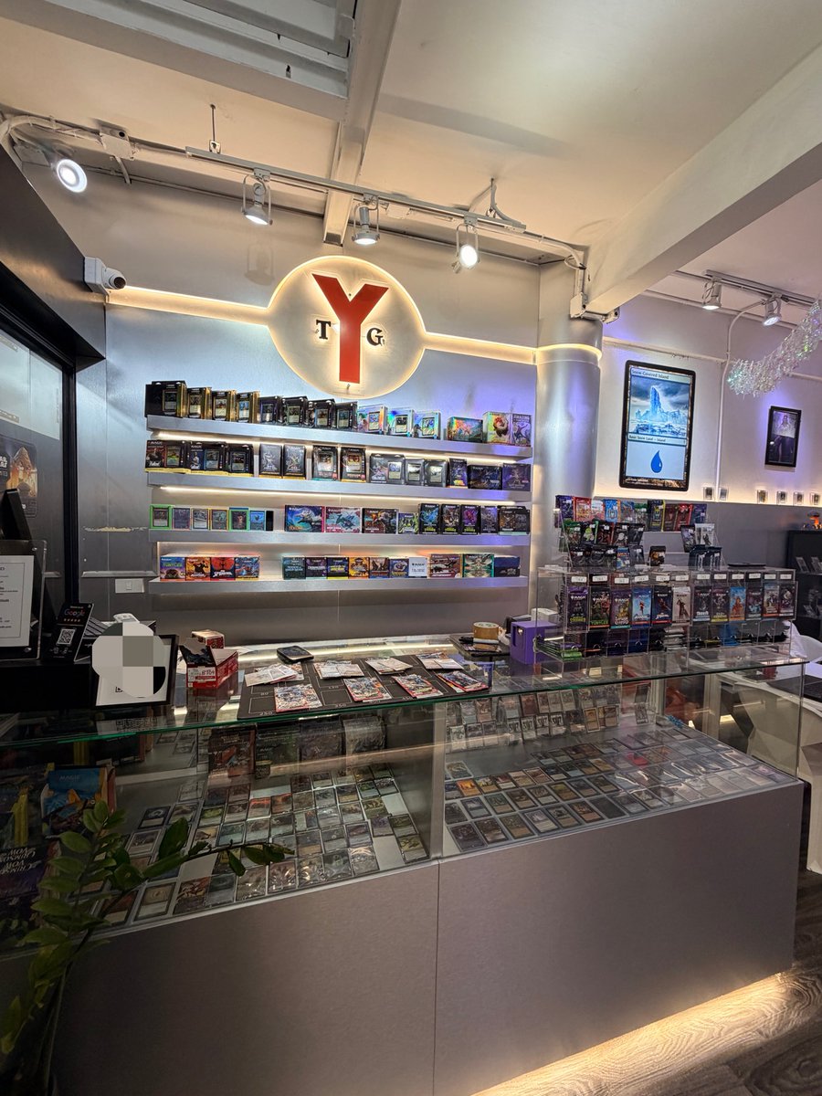 Anchovi27's tweet photo. なぞのTCGショップへ...
MTG!! MTG!! https://t.co/Aa7GUehB5H