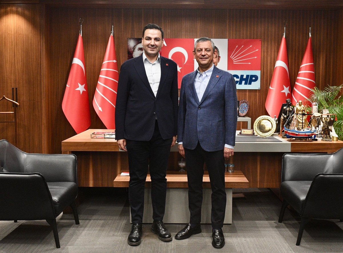 cm_aydin's tweet photo. Geri dönüş yok.

Türkiye’nin birinci partisi CHP Genel Başkanımız Sayın Özgür Özel öncülüğünde, gençliğin enerjisiyle iktidar yürüyüşünü sürdürüyor. 

Kararlıyız, kazanacağız. 🇹🇷