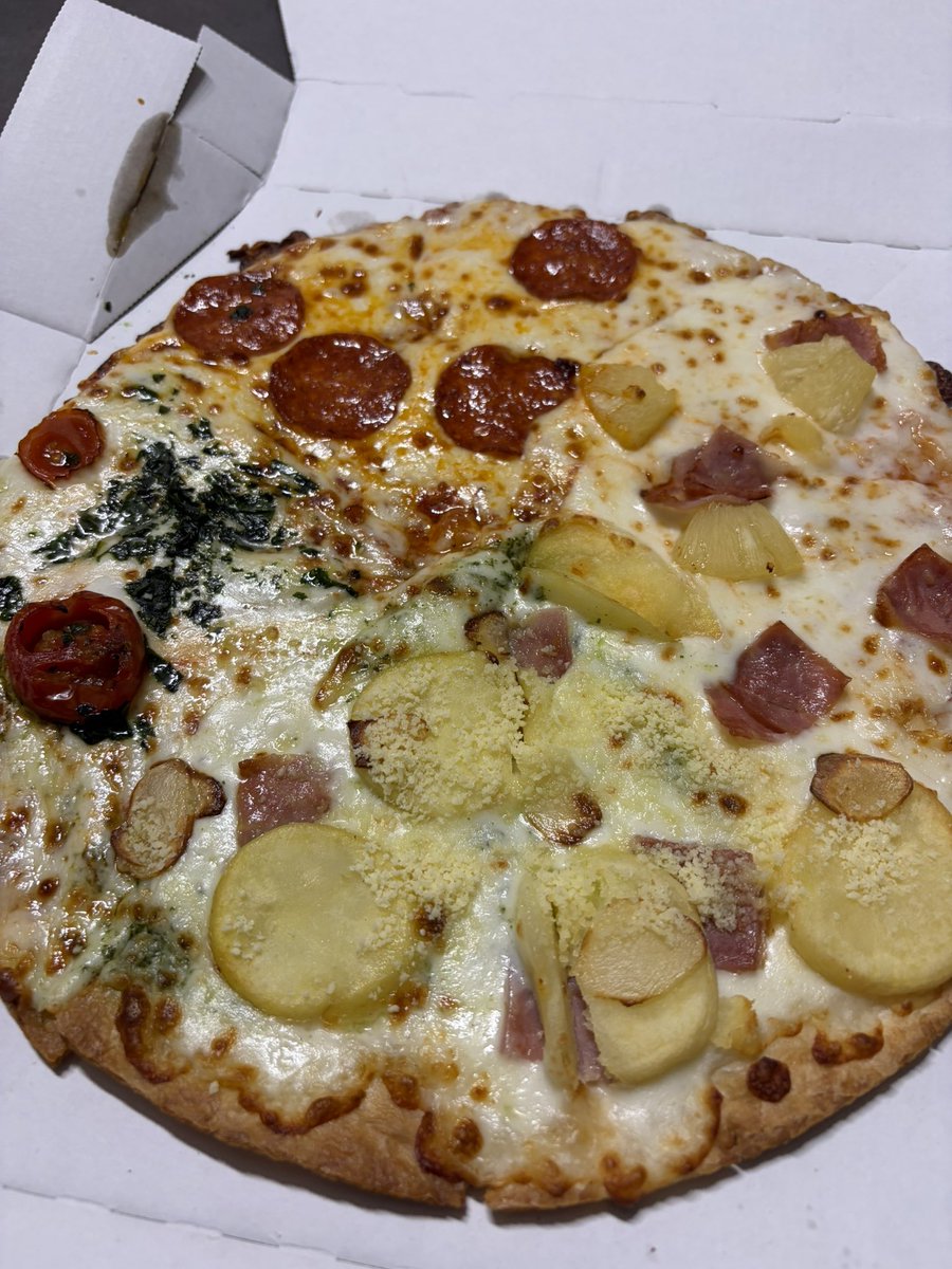 keizuDS's tweet photo. この時間からのピザ、美味すぎる https://t.co/sbywmB1a0a