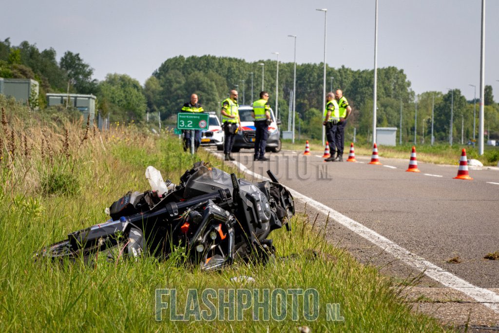 112 melding Motorrijder zwaargewond bij eenzijdig ongeval