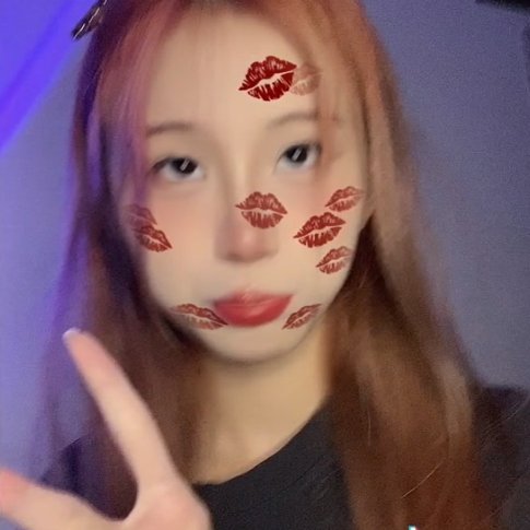 V88108Ma's tweet photo. @lucas2054237 @DontLov00639395 còn trợn mắt mà k lè lưỡi https://t.co/GmryKlceRZ