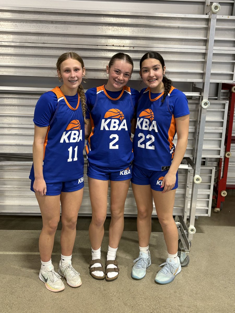 KBABB23's tweet photo. Combined 40 for @Alexis_Walther2 @AbrieFlint_11 @AmaniAllen2011 in win 1 at Queen of Rock! @PGHCircuit @pgh_Danyle @LBInsider @BankHoops https://t.co/mUzJlTIkpD