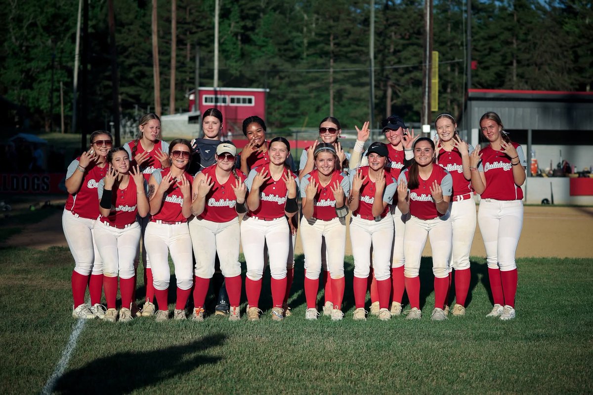 LexiPowell26's tweet photo. it’s that time again! PLAYOFFS!! 20-0 win last night to take us to 2A round 3!! Had a good night at the plate going 2-2 with a 2 run 💣, walk and a double scoring 2 runs! GO BULLDOGS 🐾❤️💍 
@CE_Dodson 
@CarEliteNCorg 
@SBRRetweets 
@CoastRecruits https://t.co/ntgAMnLldW