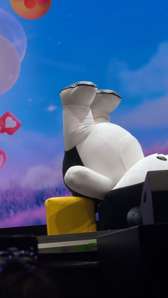 𝕙𝕒𝕟𝕟𝕒𝕙 wu era tweet media