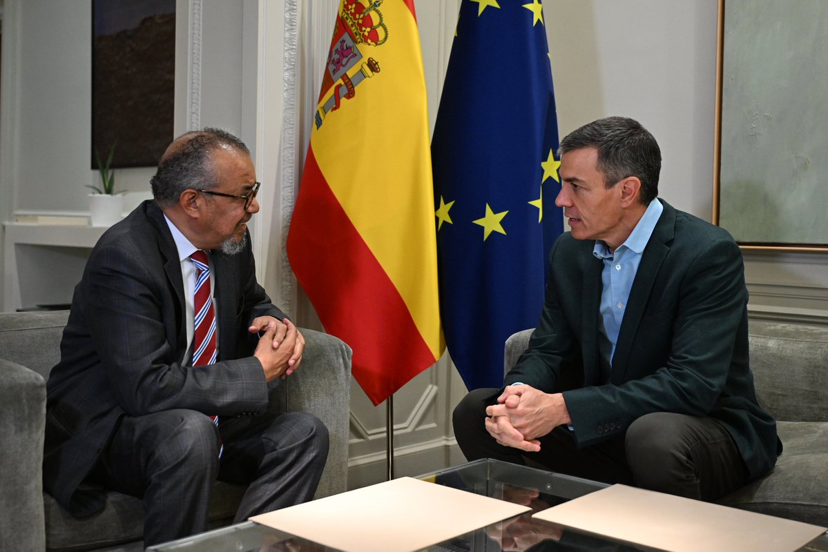 He mantenido una reunión con <a href="/DrTedros/">Tedros Adhanom Ghebreyesus</a>, director general de la <a href="/WHO/">World Health Organization (WHO)</a>, ante la llegada del MV Hondius a Canarias.

Aceptar la solicitud de la OMS y ofrecer un puerto seguro es un deber moral y legal para con nuestros ciudadanos, Europa y el derecho internacional.

España estará