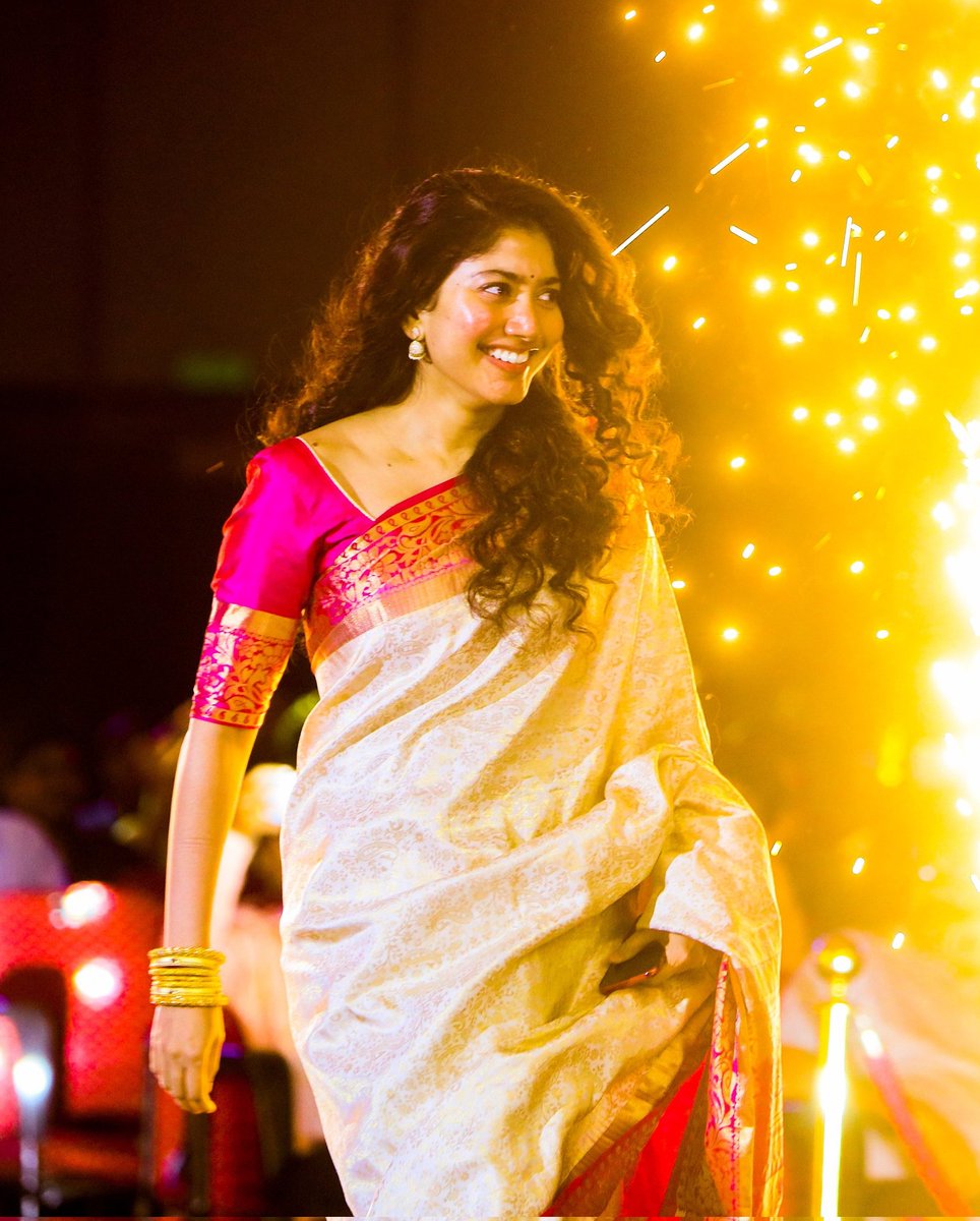 Suriyaa_karthik's tweet photo. Once again happiest 34 birthday to the one 
-who dares to say 'no' even to megastars if the script doesn't excites
-who always want to be a part of good cinema instead of being flowerpot just for fame and money 
-who never used fame to commercial endorsements
#HBDSaiPallavi 👑 https://t.co/3izCJgvc3b