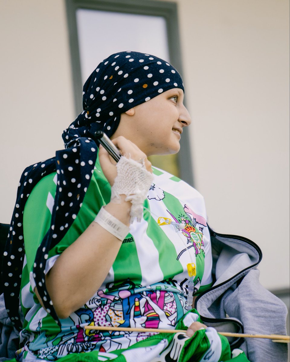 El partido de hoy va por ti, Daniela. Gracias por el ejemplo que nos has dado sonriendo hasta el último momento 💚

Descansa en paz. Toda la familia del <a href="/RealBetis/">Real Betis Balompié 🌴💚</a> manda su cariño y fuerza a tus familiares y seres queridos en estos momentos tan difíciles.