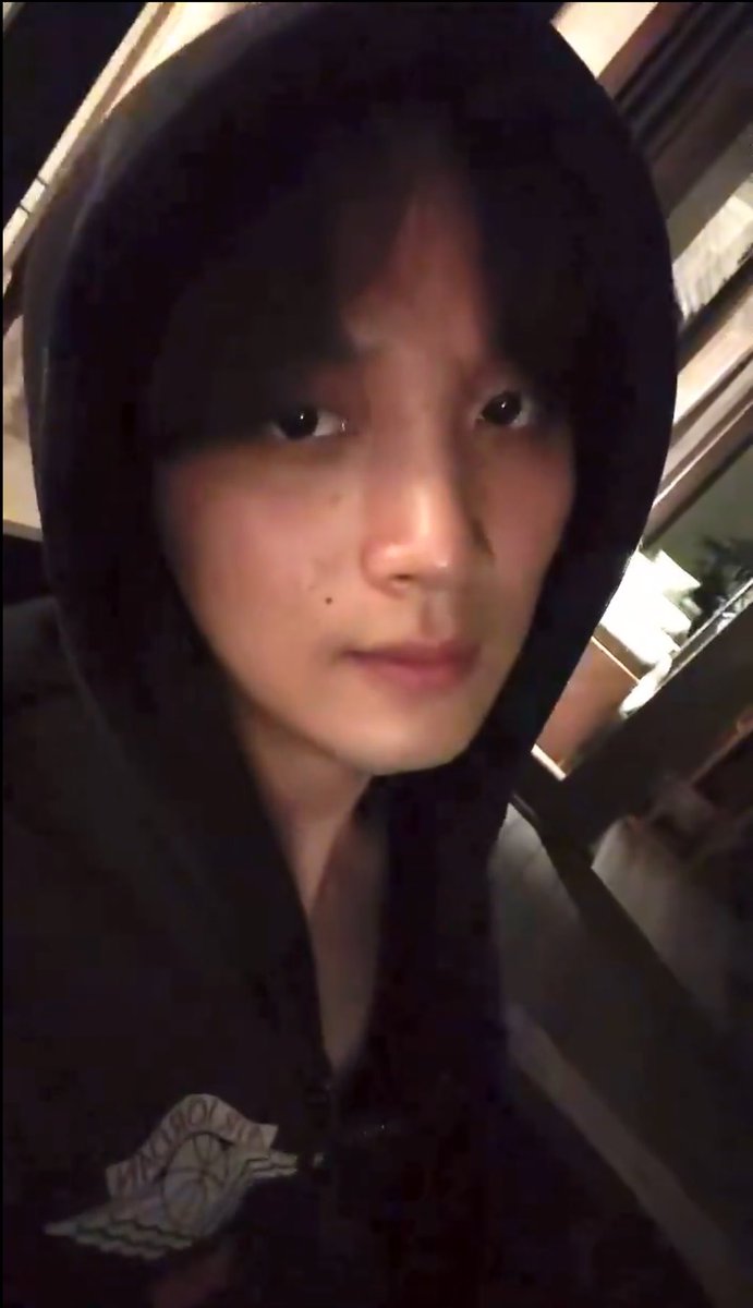 deradjats's tweet photo. Iya ges sebenernya aku punya draft au markhyuck hts mentok lvl 3 ada brengsek-brengseknya... 🚬 https://t.co/X9rvJ9Rzex
