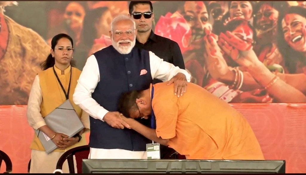 KNSaravanan4's tweet photo. TMC terror is over..
BJP era begins...

Historical moment for West Bengal.. Congratulations to @SuvenduWB
Dada for becoming the first BJP CM of West Bengal... 🪷#bjpforbengal https://t.co/HcCO3eNbpa
