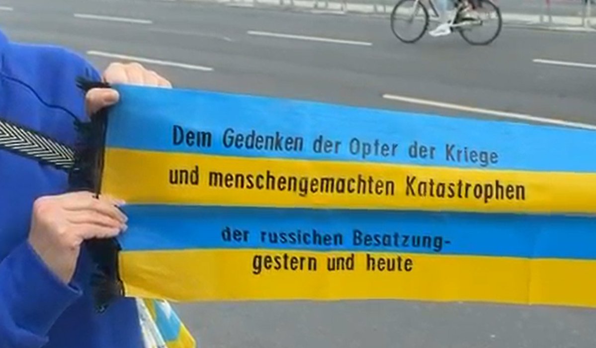 💙💛 Regina Laska tweet media