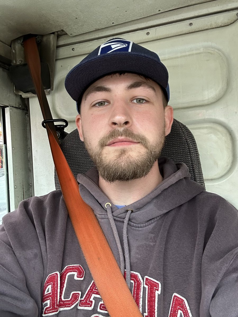 MonGhoster's tweet photo. First day done at the new job, excited for the future 📬✉️ https://t.co/Z2K8hptiL7
