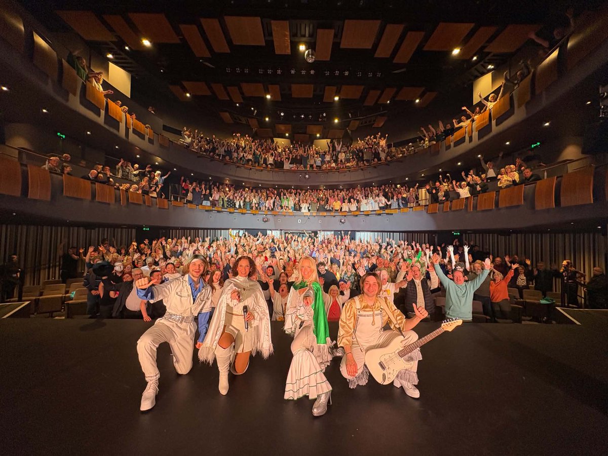 thankabbashow's tweet photo. Second of two sell out shows here at Theatre Severn in Shrewsbury today. Here’s the evening pic. Huge that’s to every one of you. Hope you enjoyed the show as much as we did #thankabbaforthemusic #thankabbashow #ABBATribute #shrewsbury #theatre https://t.co/h0pfNFrDPV