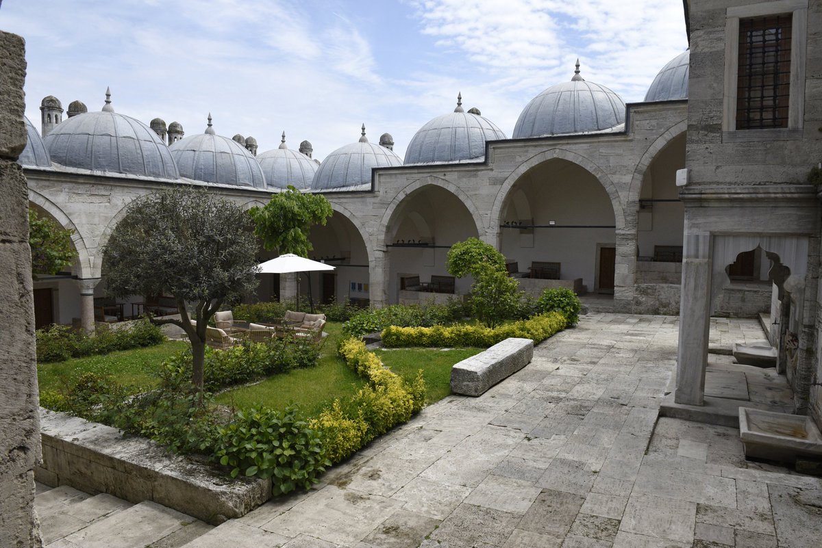 dhendrixe's tweet photo. Süleymaniye Salis Medresesi https://t.co/VGWTpYP4ks