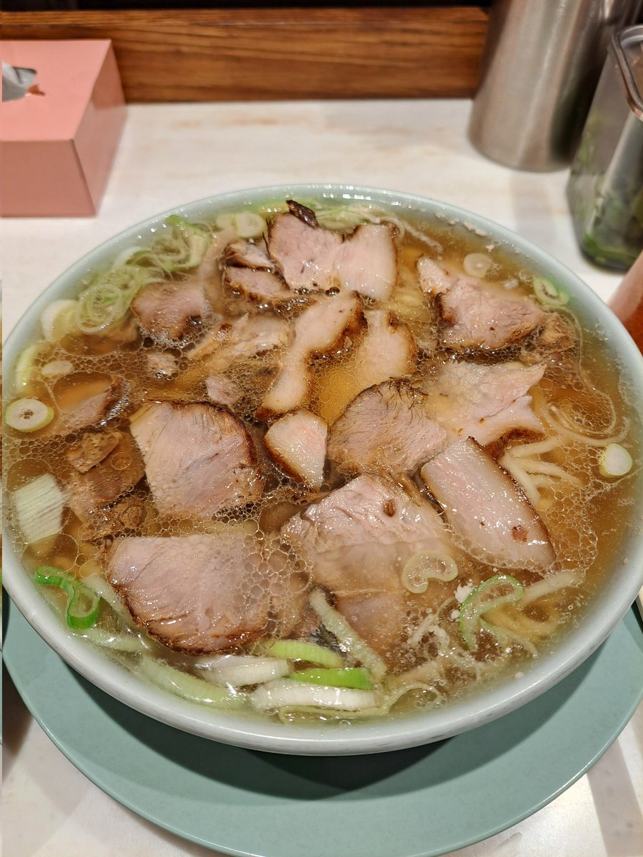 よしのん tweet media