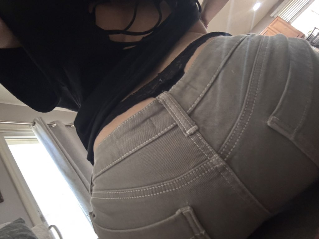 lily ミ☆ tweet media