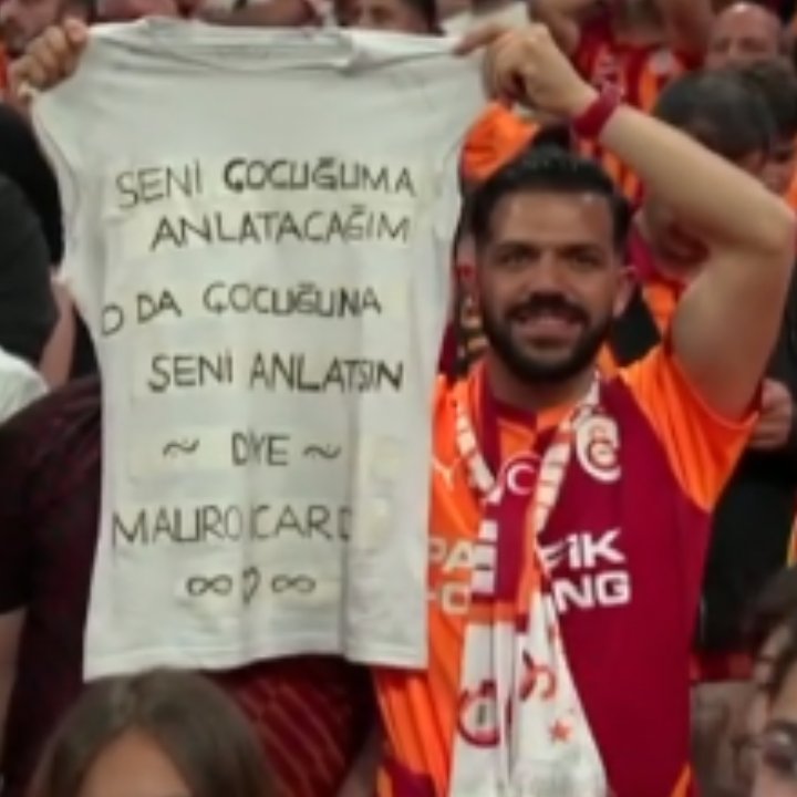 lemarcaspors_'s tweet photo. Galatasaraylı bir taraftarın Mauro Icardi için açtığı tişört https://t.co/opuAjeP4la