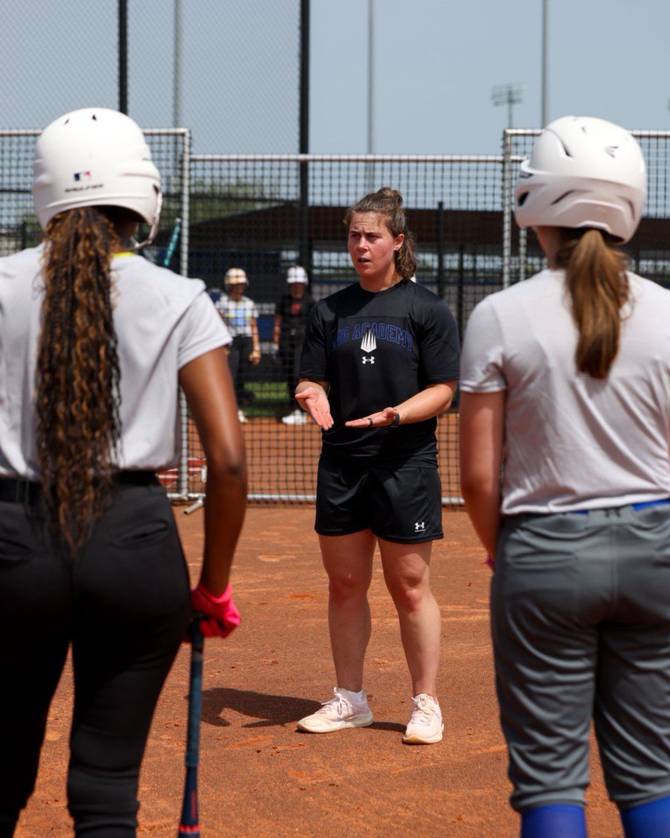 IMG Academy Softball tweet media