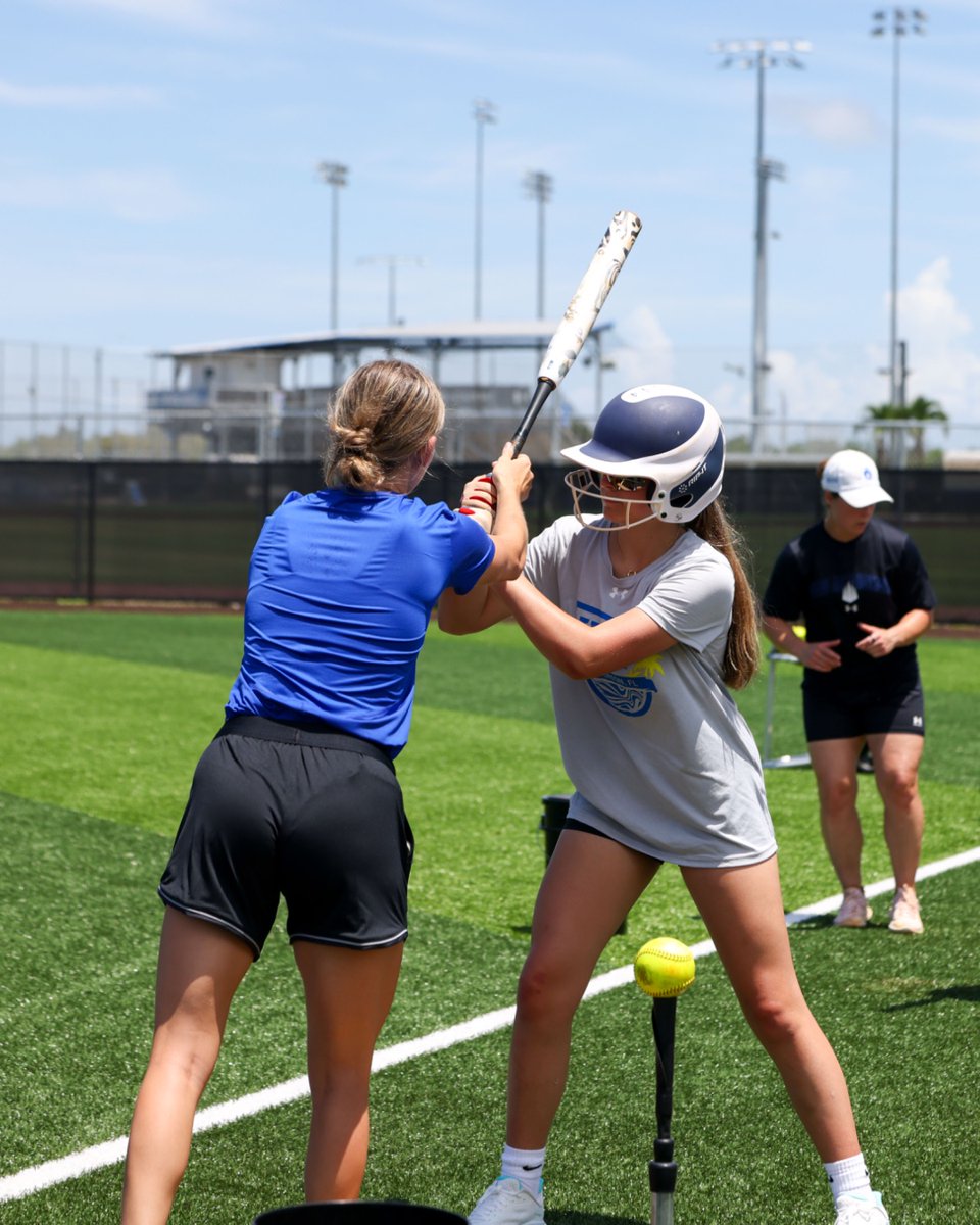 IMG Academy Softball tweet media