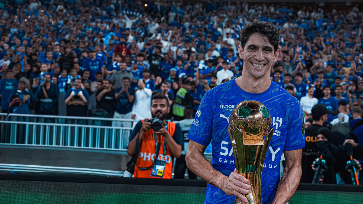 7nawafvr's tweet photo. ⁴ᵏ #Wallpapers PC &amp; PS5 &amp; iPad 

• #AlHilal ᵀᴴᴱ ᶜᴴᴬᴹᴾᴵᴼᴺˢ 💙💙🏆🥇😮‍💨 https://t.co/1UfmtpBU7l