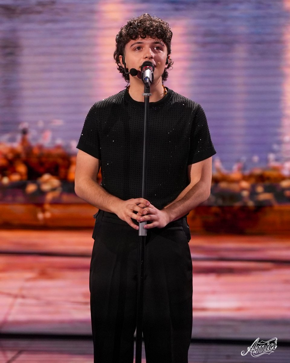 Lorenzo porta sul palco le grandi emozioni di "La sera dei miracoli"! Porterà la sua squadra al pareggio? #Amici25