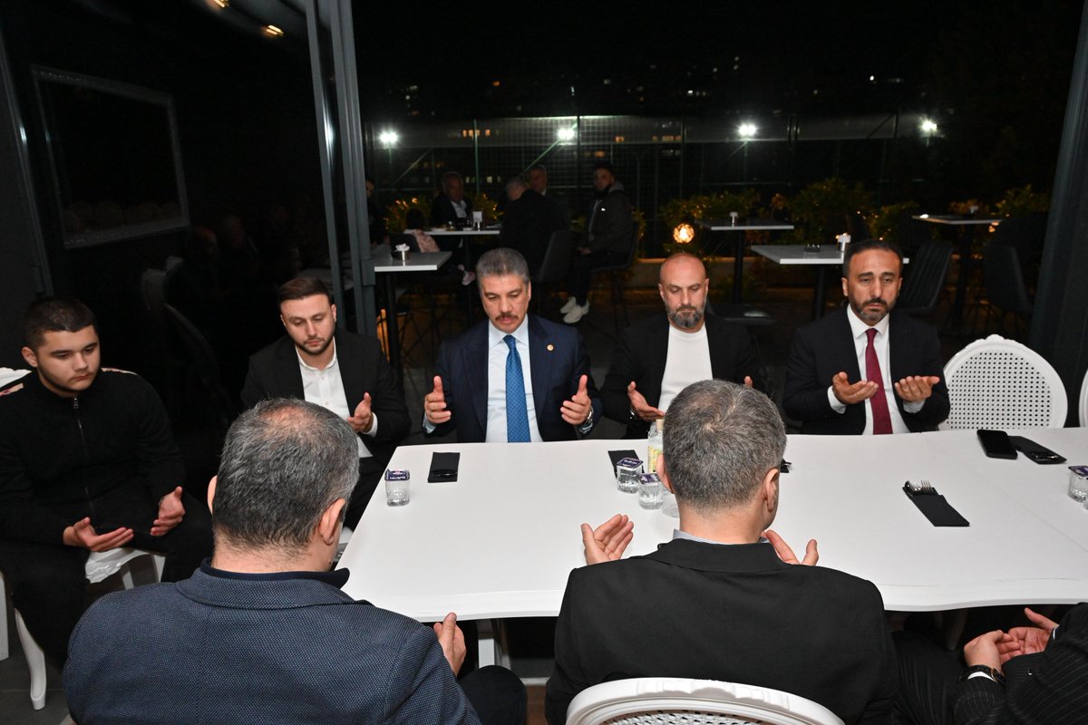 cuneytyuksel_'s tweet photo. AK Parti MKYK Üyemiz @abkiymaz ve AK Parti Küçükçekmece İlçe Başkanımız @eminkaankaya’ya taziye ziyaretinde bulunduk. https://t.co/lH8reXPklu