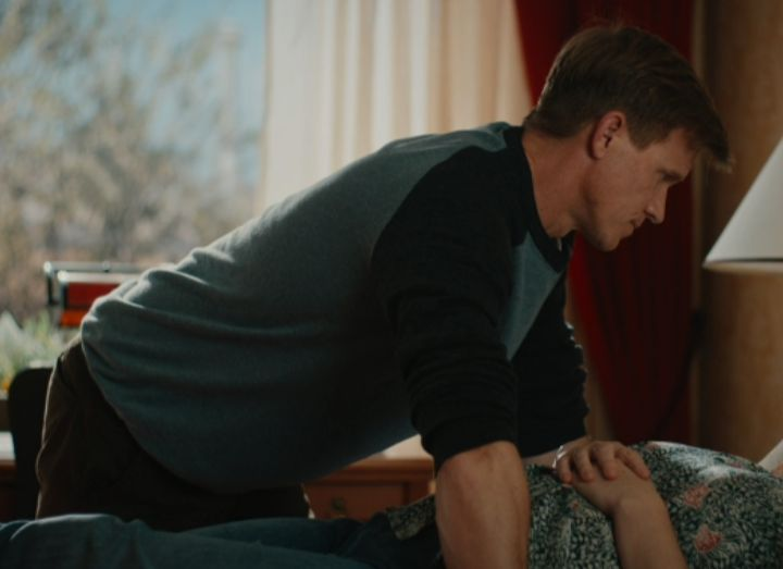 why cant he hover over me like that #warrentwt