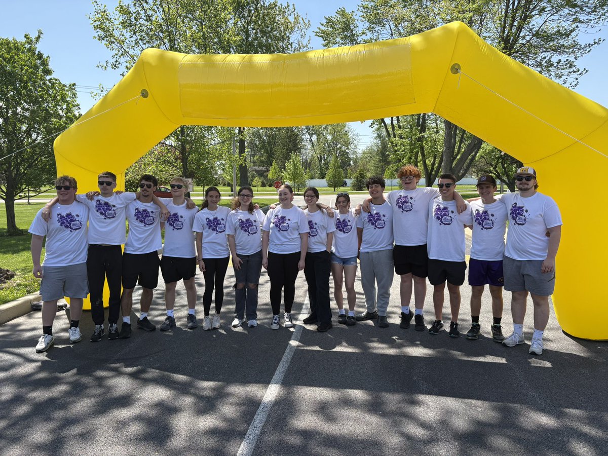 MaumeePantherFB's tweet photo. Our Maumee Football players had an awesome time volunteering at the Maumee K-5 Color Run to help raise money for 5th Grade Camp! From throwing color powder to cheering kids on at every station, our guys loved giving back to the next generation of Panthers.

We talk all the time about being more than football players. Serving our school and community is part of what it means to be a part of our program. Proud of these young men for showing up and making a difference today.

Thank you to everyone who organized, participated, and supported such a great event!

Also, shout out to @CoachKinnee for also volunteering his time to support this event and our players.

We Are Maumee!
