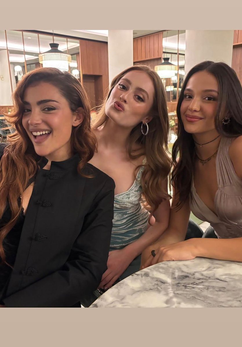 Trio de millones