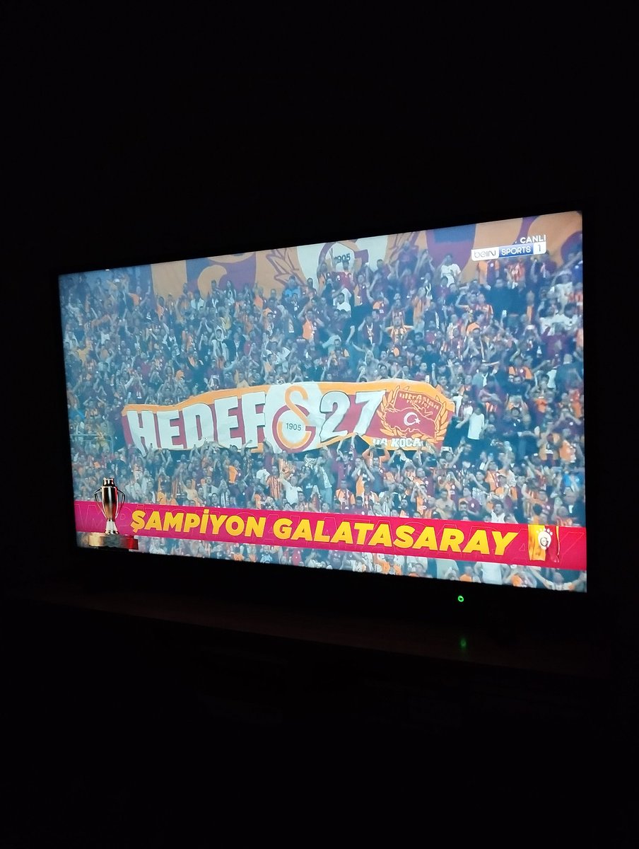 Arc_Fndt's tweet photo. benim içim içime sığmıyorrr, mutluluk böyle bir şey galiba ❤️ 💛 
#ŞampiyonGalatasaray 🏆🦁 https://t.co/kvnbCPpkdI