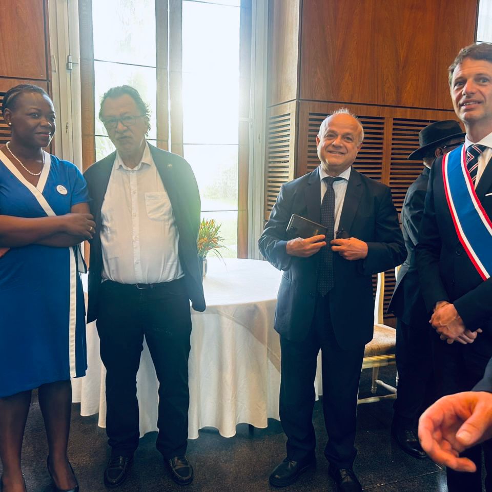 JL_Ruelle's tweet photo. 🏅🇫🇷 8 mai : Hier, nous commémorions la Victoire de 1945, marquant la fin de la Seconde Guerre mondiale en Europe. La cérémonie, très émouvante, s’est tenue en présence de l’Ambassadeur de France en Côte d’Ivoire et du Consul Général de France en Côte d’Ivoire. https://t.co/qd8b4LTSfT