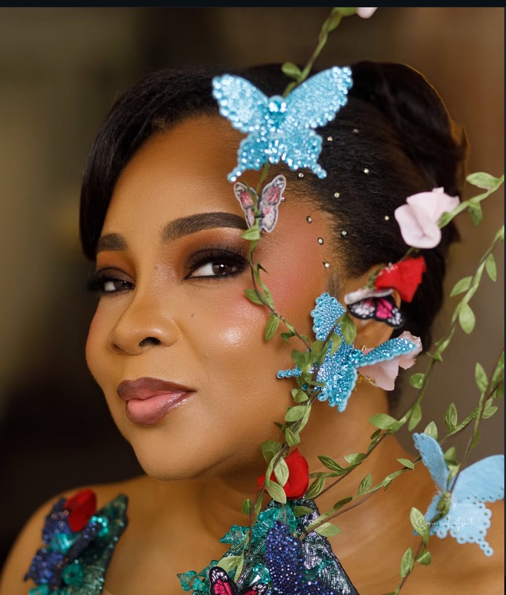 Has this ever happened before on AMVCA?? 

Linda Ejiofor won Best Supporting Actress and BEST ACTRESS 

That is so massive!!! 

Congratulations to Linda