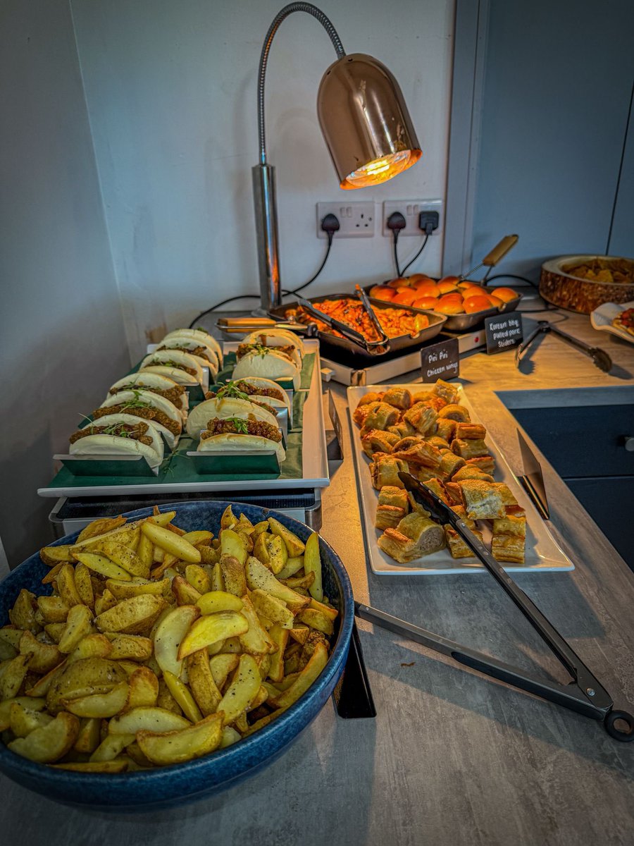 OBWCC's tweet photo. The best teas in Bristol?! We certainly think so! 🍔

Huge thanks to Pass Catering for keeping us fed this season. Win or lose, at least good grub is guaranteed! 

#BringYourFire #OBWs https://t.co/zuSffinCCd