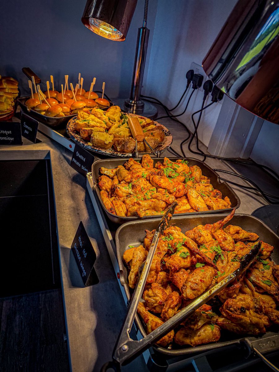 OBWCC's tweet photo. The best teas in Bristol?! We certainly think so! 🍔

Huge thanks to Pass Catering for keeping us fed this season. Win or lose, at least good grub is guaranteed! 

#BringYourFire #OBWs https://t.co/zuSffinCCd
