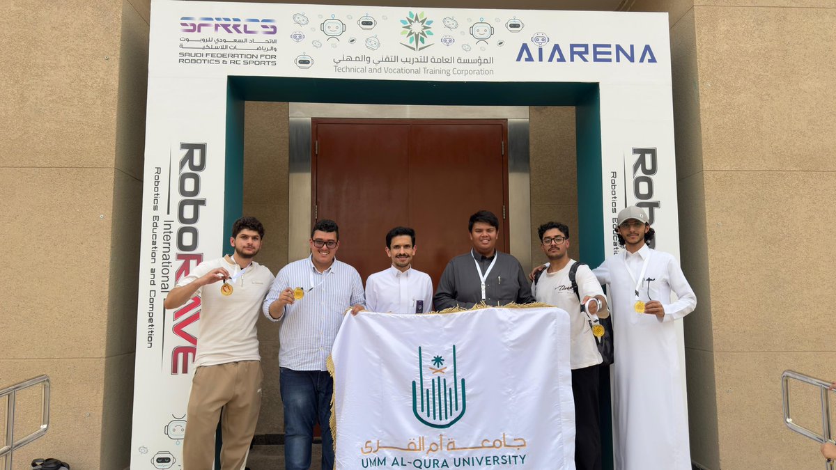 EngClub_UQU's tweet photo. يسر #نادي_الهندسة_والعمارة تهنئة 🤩

طلاب كلية الهندسة والعمارة :

فيصل الهلالي
عبدالرحمن قمره 
عبدالرحمن ابو حيمد
براء كوشك 
اسماعيل زمزمي
عبدالله دحلان

بمناسبة تحقيق المركز الثاني في بطولة RoboRAVE:

” مسار السباق السريع ( FAST )  🥈 “ 

#اول_نادي_طلابي 
#الاتحاد_السعودي_للروبوت_والرياضات_اللاسلكية
#SFRRCS
