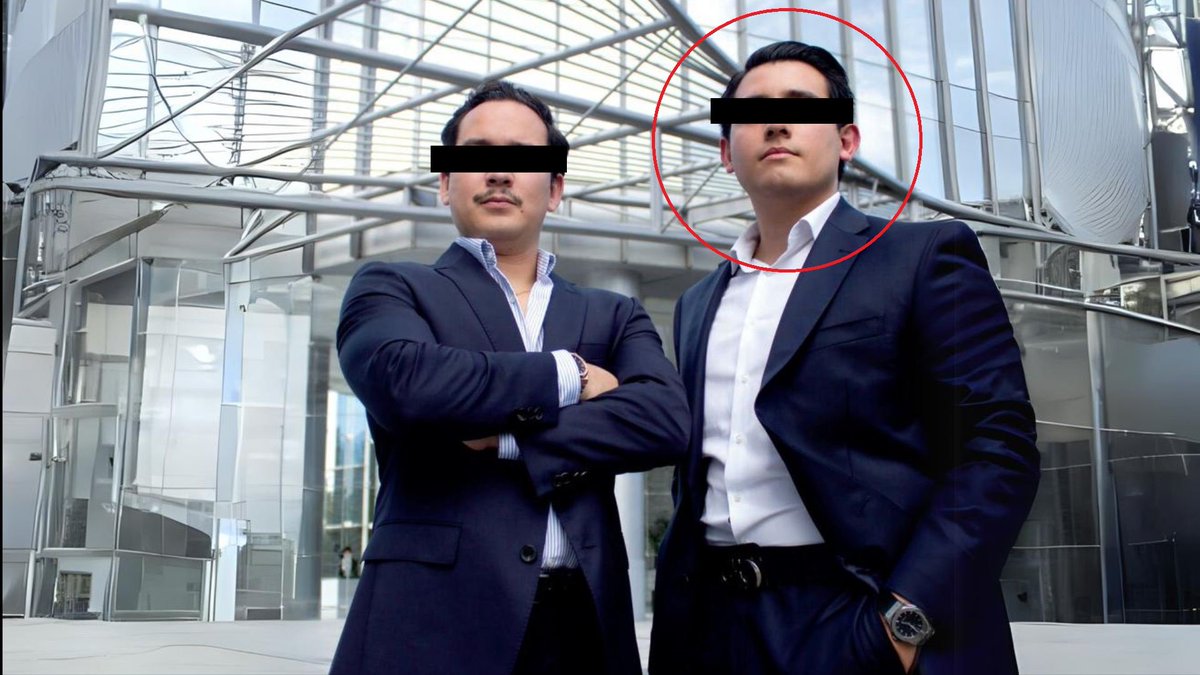 revistacodigo21's tweet photo. A 2 años del mega fraude con financiera Peak en San Pedro, más de 160 afectados por monto de 800 millones de pesos pidieron justicia a Fiscalía Nuevo León.
Un implicado, Víctor (círculo rojo) fue extraditado de España, pero ha evitado detención con amparo.
Y Arturo está prófugo. https://t.co/Vc3zuSGOwU