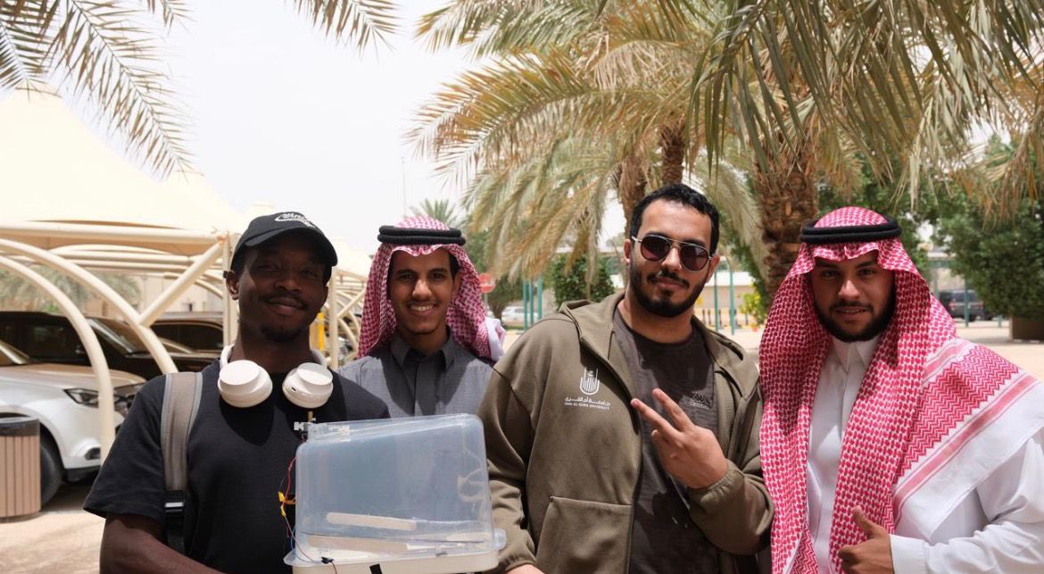 EngClub_UQU's tweet photo. يسر #نادي_الهندسة_والعمارة تهنئة 🤩

طلاب كلية الهندسة والعمارة :

عبدالإله الجويبري
عبدالرحمن الجويبري
⁠خالد الغانمي
⁠عمار هوساوي

بمناسبة تحقيق المركز الثالث في بطولة RoboRAVE:

” مسار حامل الكرات  🥉 “ 

#اول_نادي_طلابي 
#الاتحاد_السعودي_للروبوت_والرياضات_اللاسلكية
#SFRRCS https://t.co/8pk8KsQ7V3