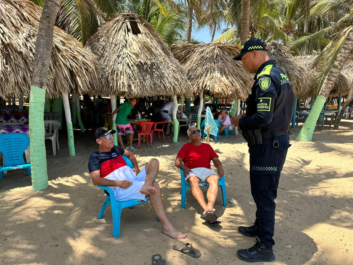 ProteccionPonal's tweet photo. 🌊👮 En el Atlántico velamos por tu seguridad

Recomendamos cuidar tus pertenencias y mantener supervisión constante de niños, niñas y adolescentes en playas. https://t.co/RAQZkIfAPK