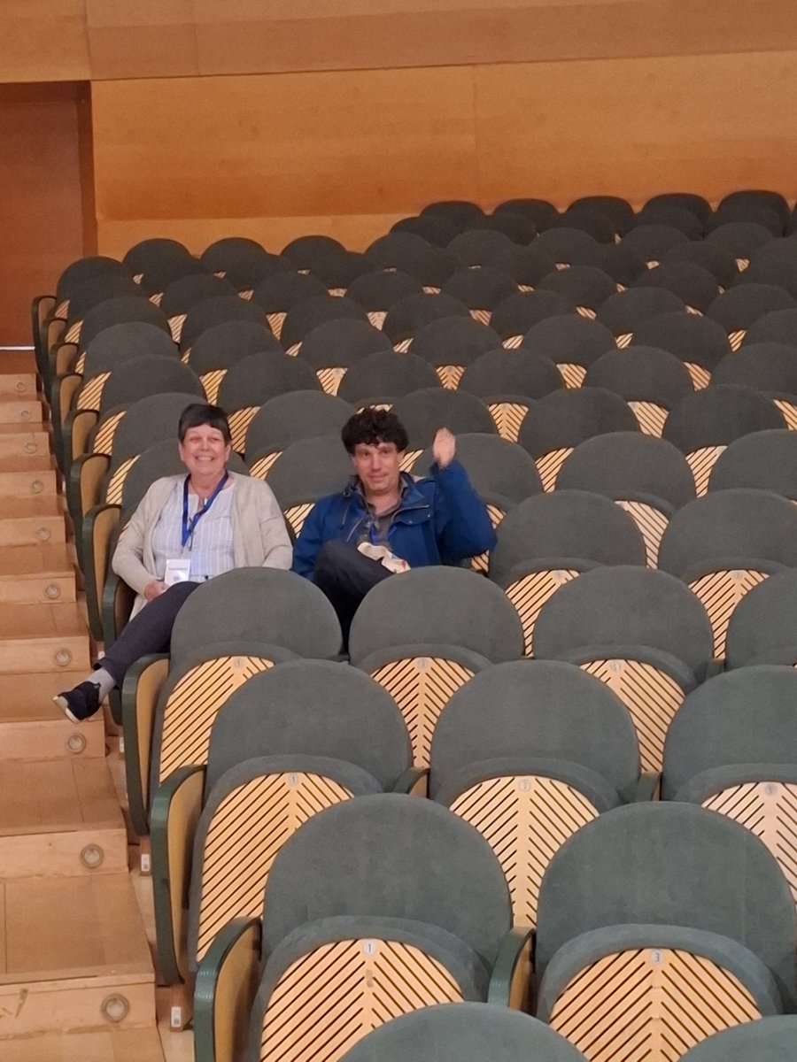 MessiesBcn's tweet photo. La nostra #presidenta @OSupervia no s'ha perdut detall de l' #assaiggeneral d'aquesta tarda.

#participatiu #primavera
#casals150
Encara queden entrades!  
https://t.co/hLN6haLK47 https://t.co/RV1zpHnmiO