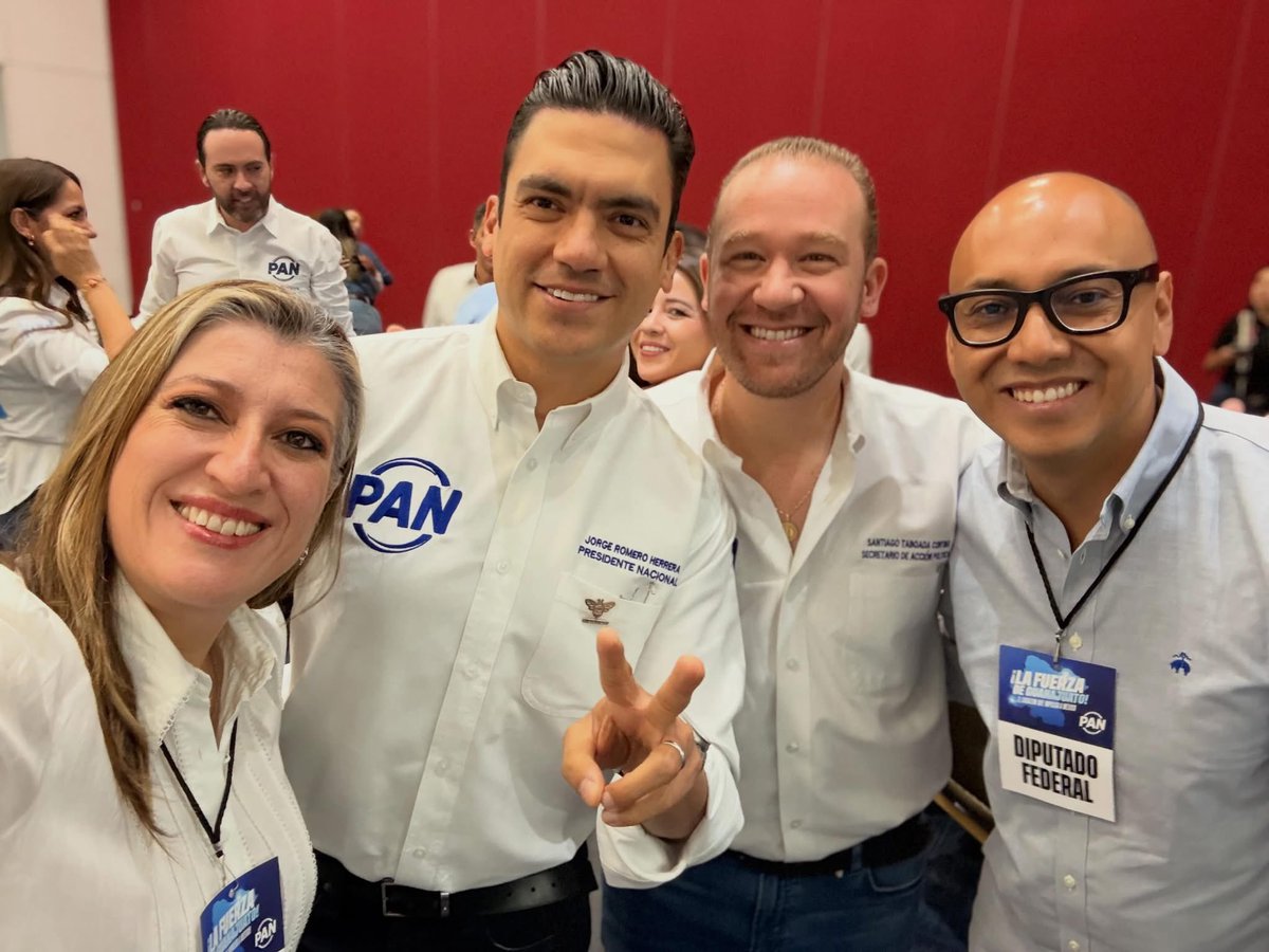 LCristina9's tweet photo. Somos los del PAN y venimos a ganar con corazón y razón. 💙🇲🇽 https://t.co/B1Q2WdI3wn