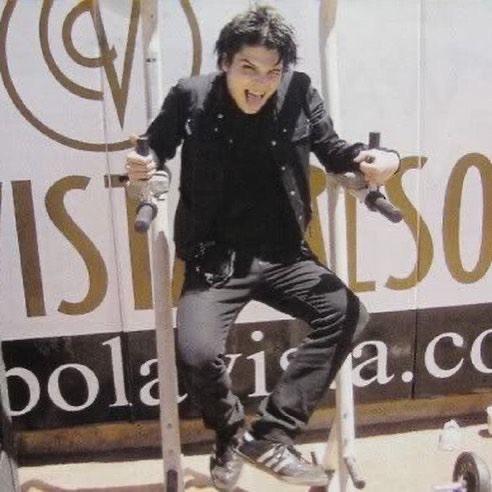 Boyfriend Gerard Daily tweet media