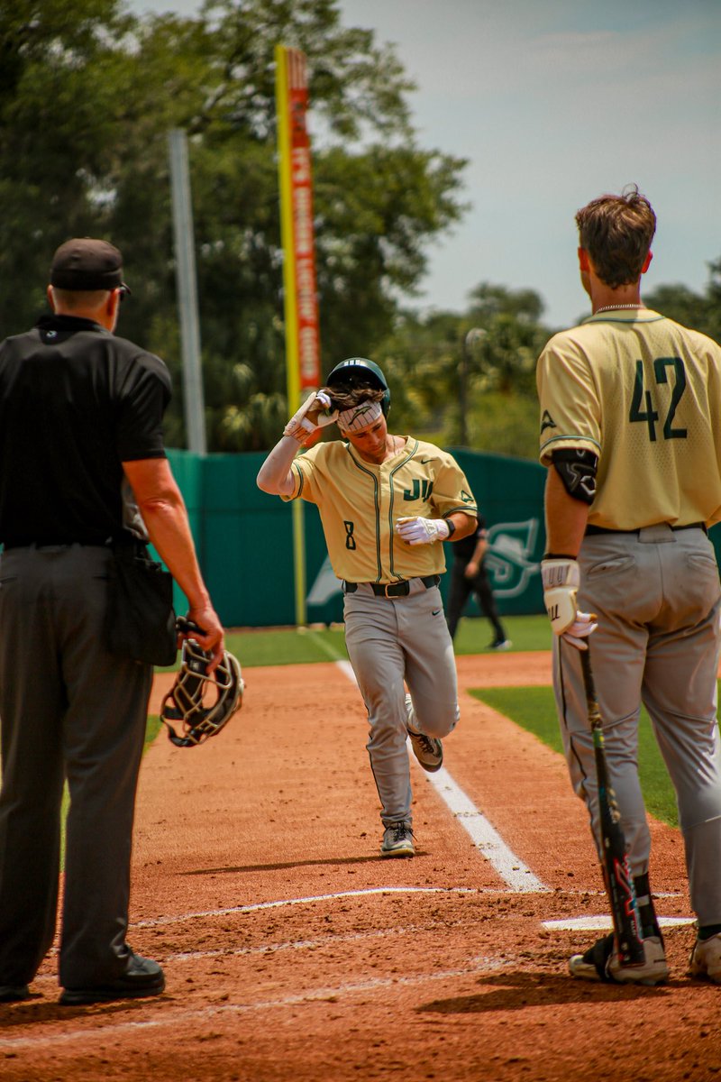 JUBaseball's tweet photo. Logan Baratta goes yard! 

101 exit Velo, 399 feet 🎯 https://t.co/C4QOgjitHm