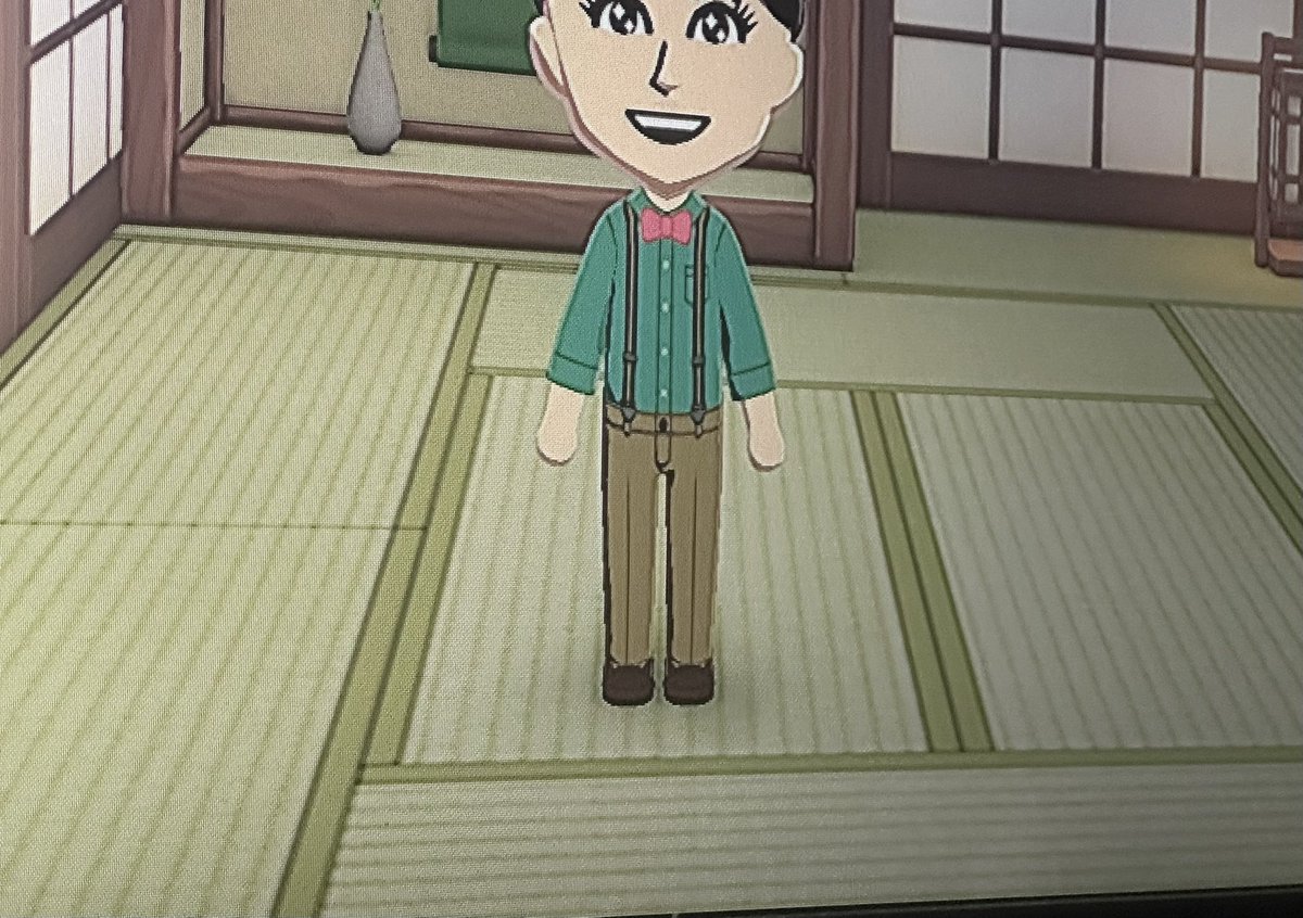 rollo1106's tweet photo. めおとの公演中だったのでいまだに和室です。
なんか服はいい感じのがあったから着せたらよく分からない帽子までついてきた。 https://t.co/0oZDHuPC9M