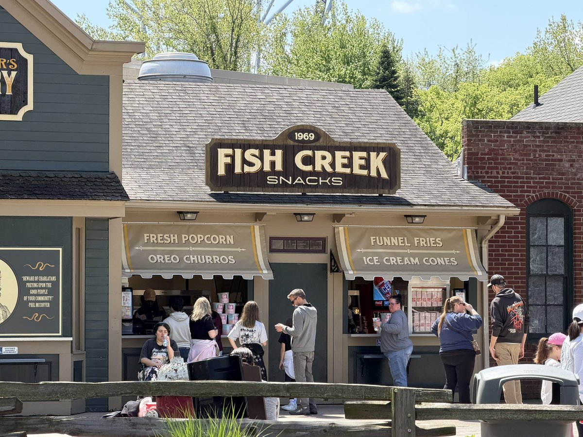 TPArchive's tweet photo. The Fish Creek snack stand has been moved into the former Wagon Wheel building.

#CedarPoint https://t.co/qbUbiGniph